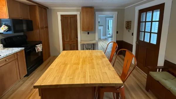 $325,000 | 64 Penobscot Street, Orono, ME 04473