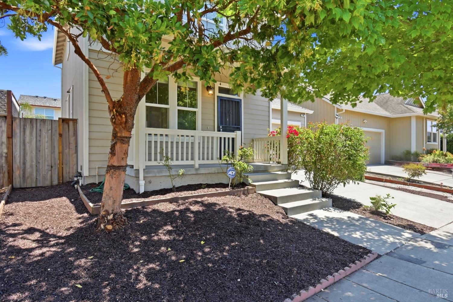 746 Fresno Avenue Santa Rosa, CA 95407 - Photo 2 of 38