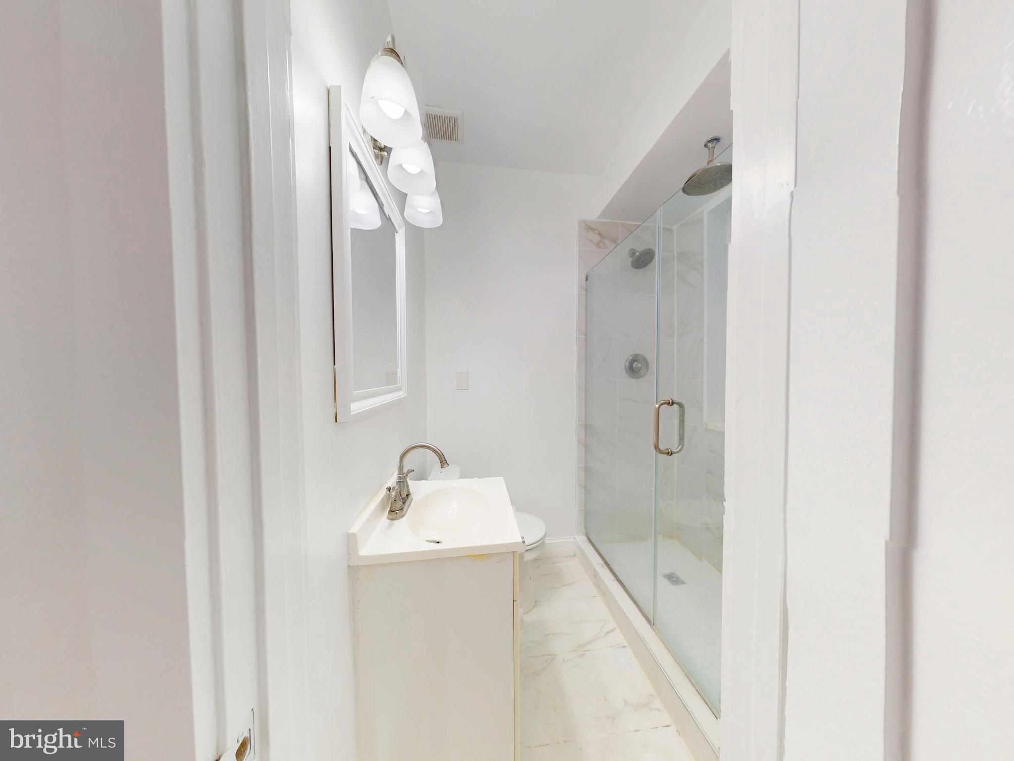 1315 Pennsylvania Ave. Southeast, Unit B Washington, DC 20003 - Photo 11 of 22 Bathroom