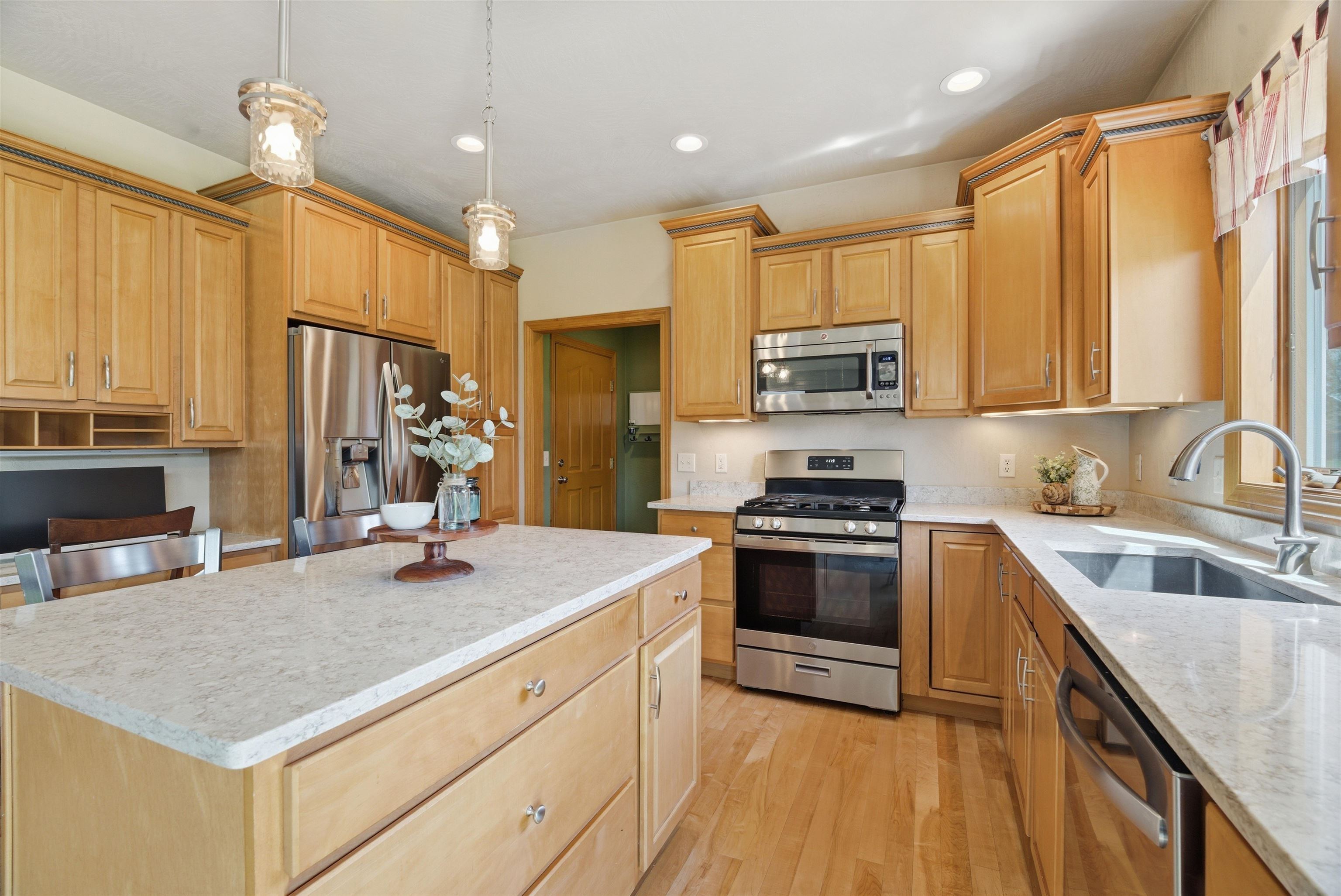 3208 South Solitude Lane Appleton, WI 54915 - Photo 8 of 56