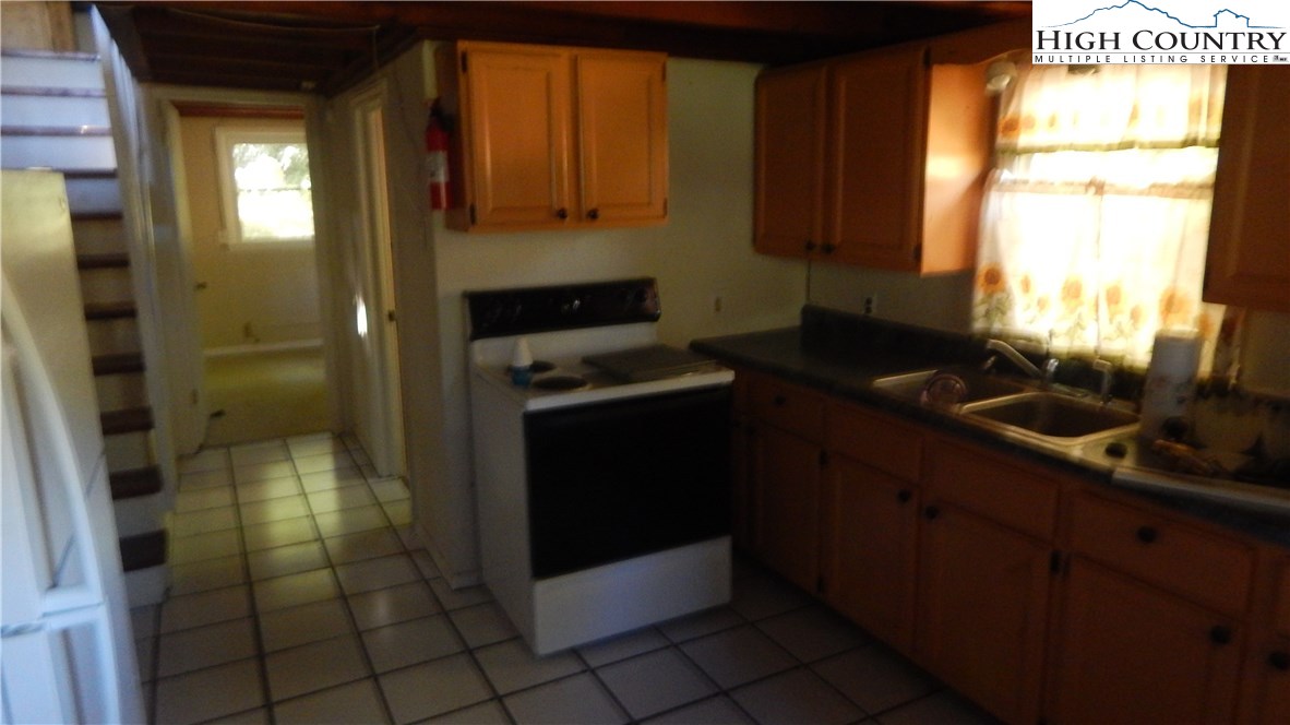 110 Rourke Ridge Road Deep Gap, NC 28618 - Photo 7 of 21 Gallery Image 7