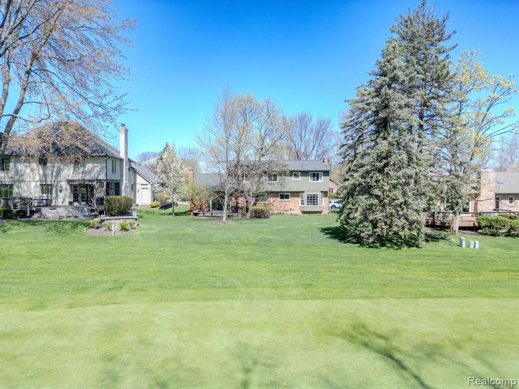 541 Augusta Drive Rochester Hills, MI 48309 - Photo 9 of 74