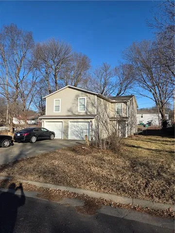 $305,000 | 304 East Ottawa Street, Paola, KS 66071