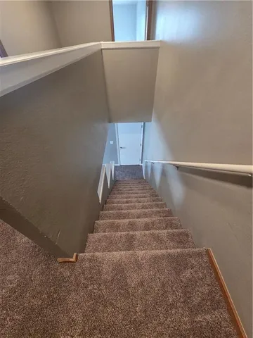 $305,000 | 304 East Ottawa Street, Paola, KS 66071