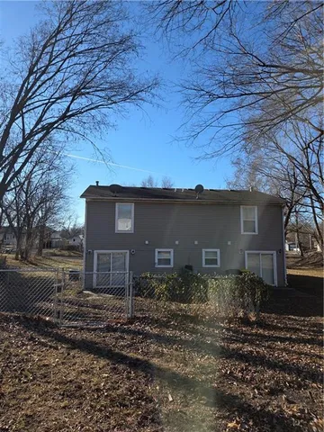 $305,000 | 304 East Ottawa Street, Paola, KS 66071