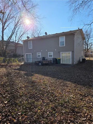 $305,000 | 304 East Ottawa Street, Paola, KS 66071