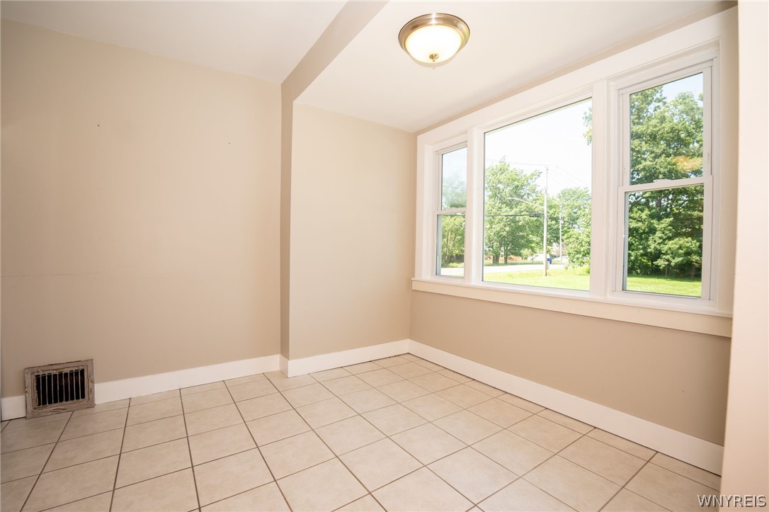 5201 Scranton Road Hamburg, NY 14075 - Photo 16 of 35 Dining Area