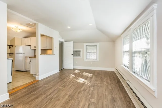 $2,500 | 9 Lincoln Street, Glen Ridge, NJ 07028