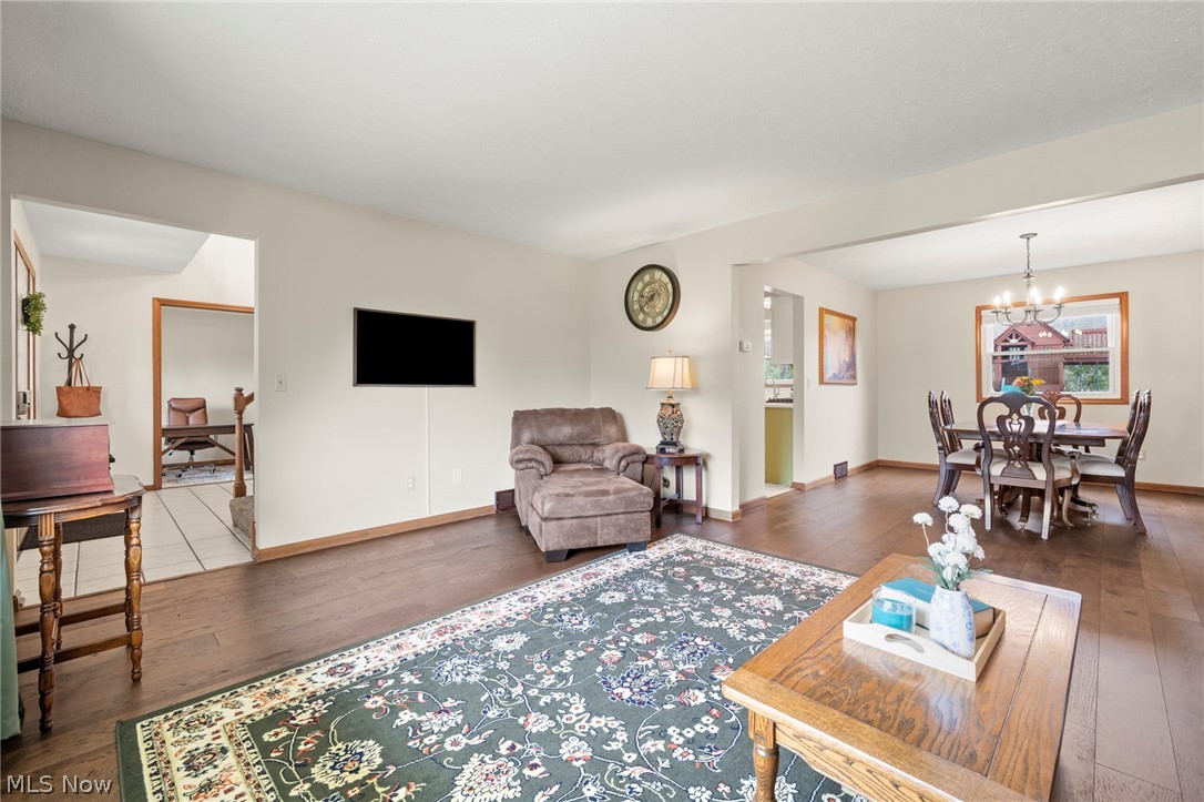 6949 North Renwood Road Independence, OH 44131 - Photo 10 of 50