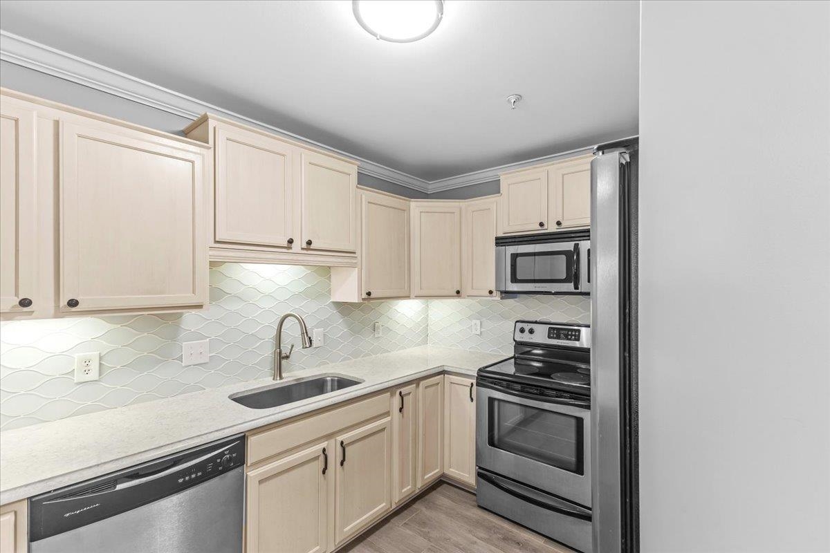 81 South Williams Street, Unit 203 Burlington, VT 05401 - Photo 19 of 44