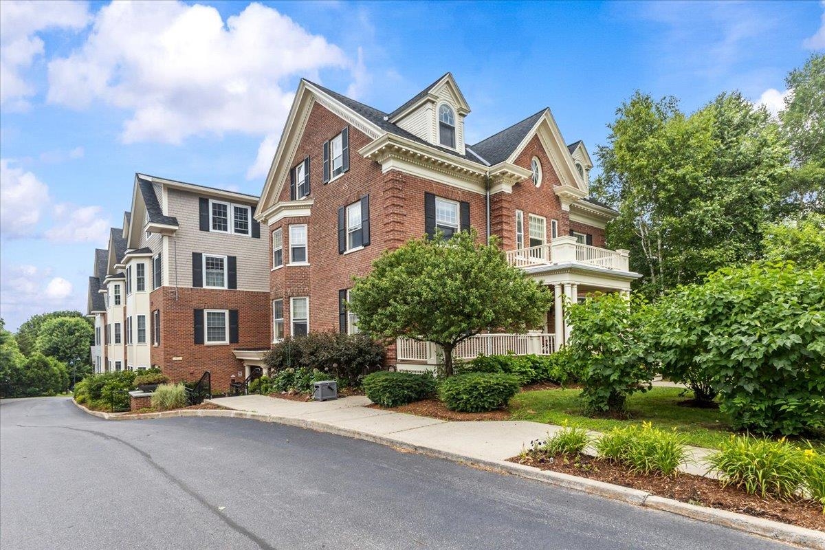 81 South Williams Street, Unit 203 Burlington, VT 05401 - Photo 3 of 44