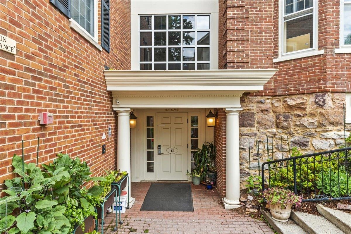 81 South Williams Street, Unit 203 Burlington, VT 05401 - Photo 6 of 44