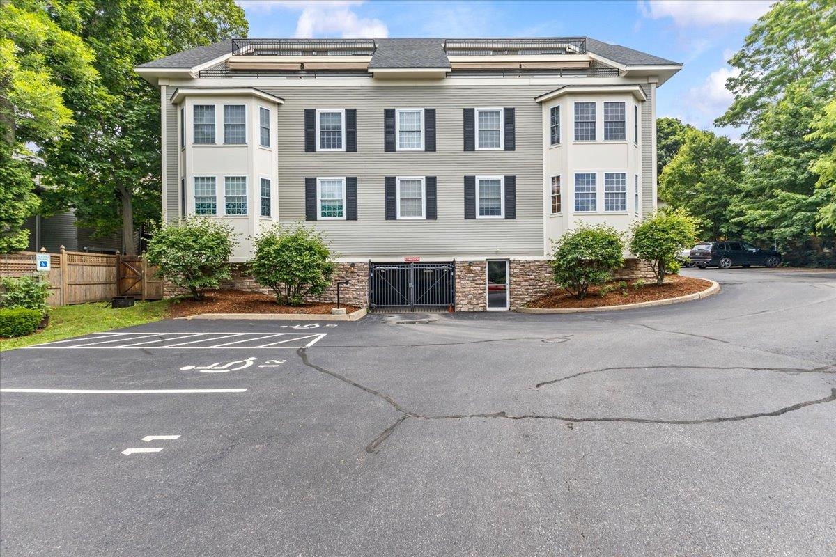 81 South Williams Street, Unit 203 Burlington, VT 05401 - Photo 7 of 44