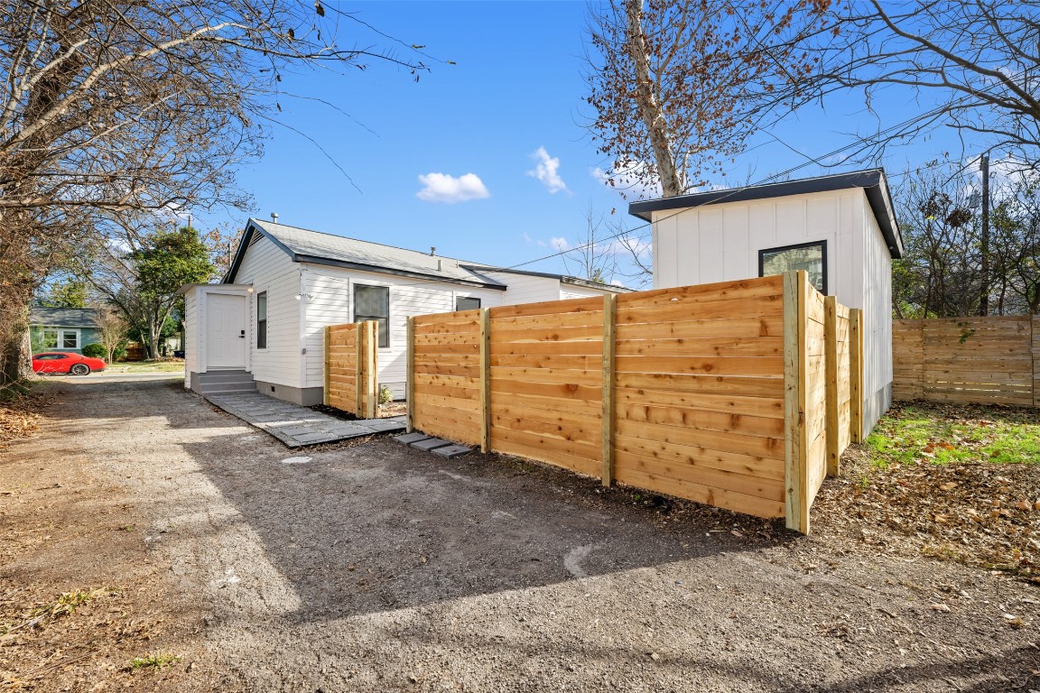 1403 Palo Duro Road Austin, TX 78757 - Photo 33 of 34 a view of a garage