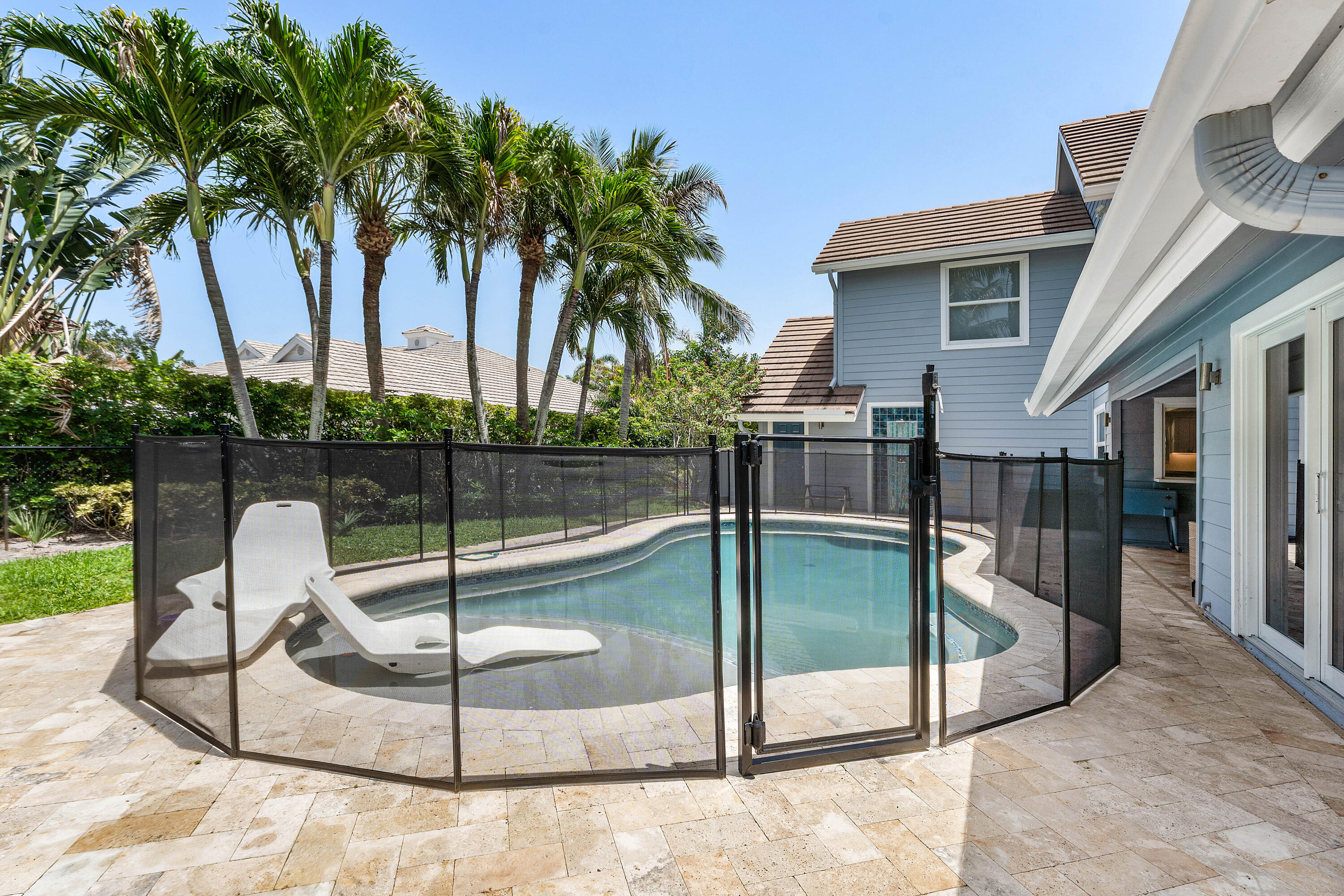 18770 Southeast River Ridge Road Jupiter, FL 33469 - Photo 28 of 34 Pool