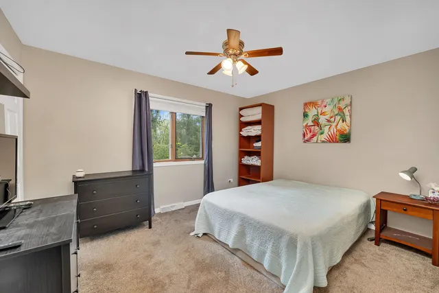 $350,000 | 21400 Lisa Lane, Steger, IL 60475