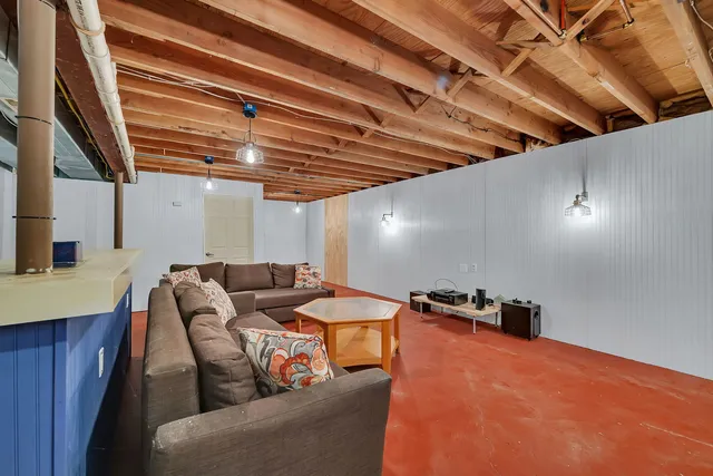 $350,000 | 21400 Lisa Lane, Steger, IL 60475