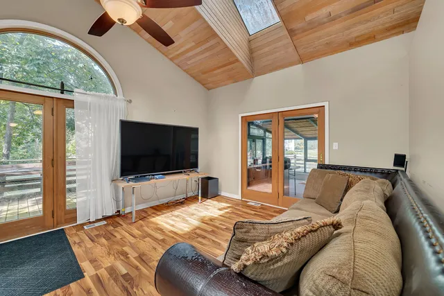 $350,000 | 21400 Lisa Lane, Steger, IL 60475