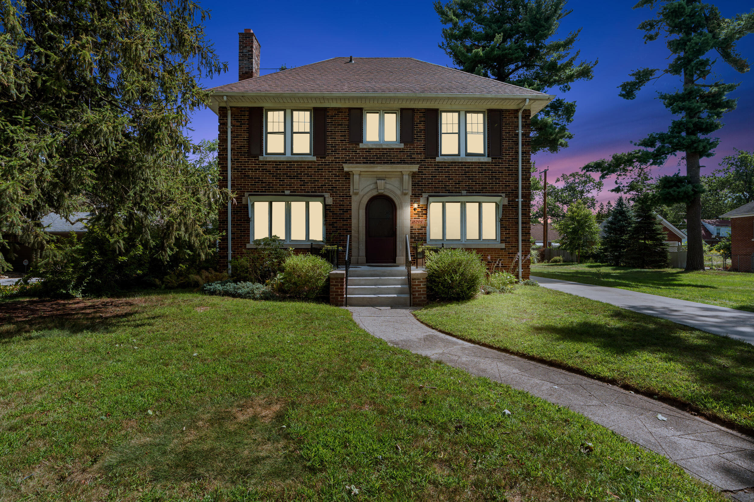 18244 Berg Road Detroit, MI 48219 - Photo 1 of 17 Outside