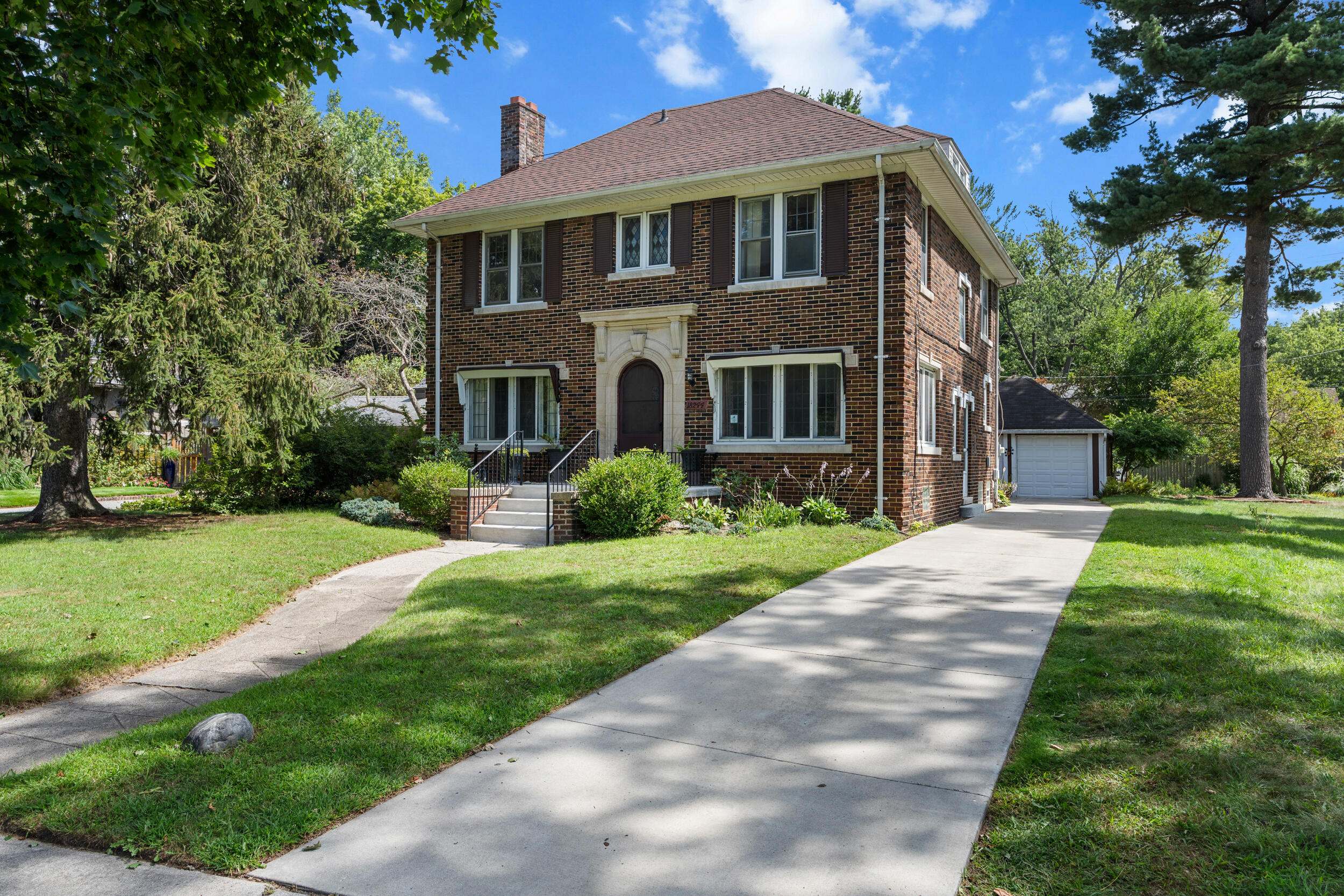 18244 Berg Road Detroit, MI 48219 - Photo 3 of 17 Outside