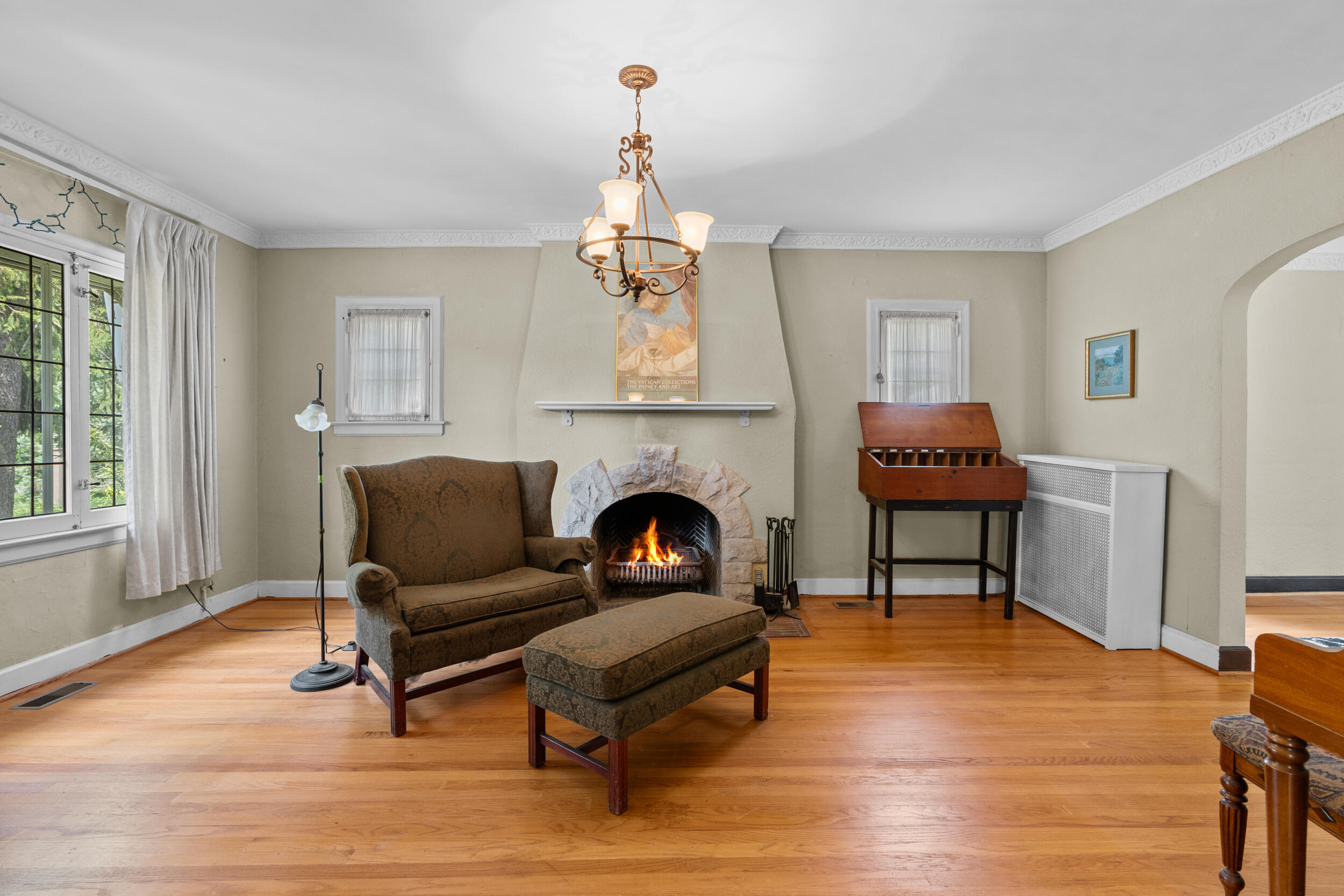 18244 Berg Road Detroit, MI 48219 - Photo 4 of 17 Living Room