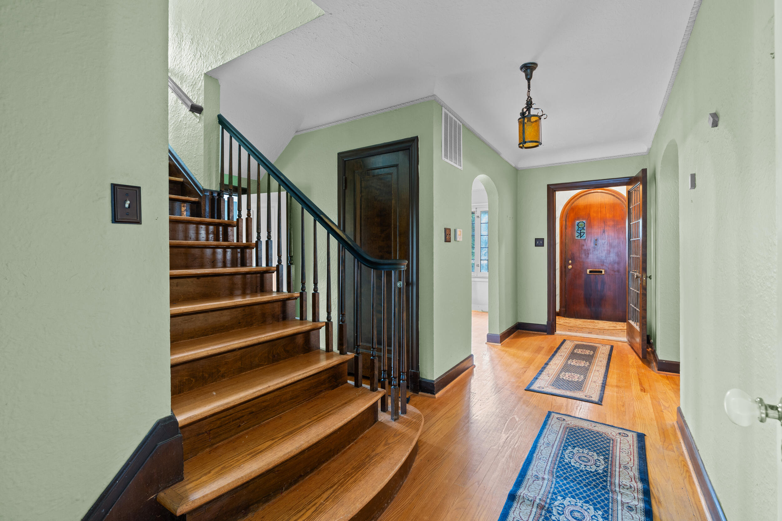 18244 Berg Road Detroit, MI 48219 - Photo 6 of 17 Foyer
