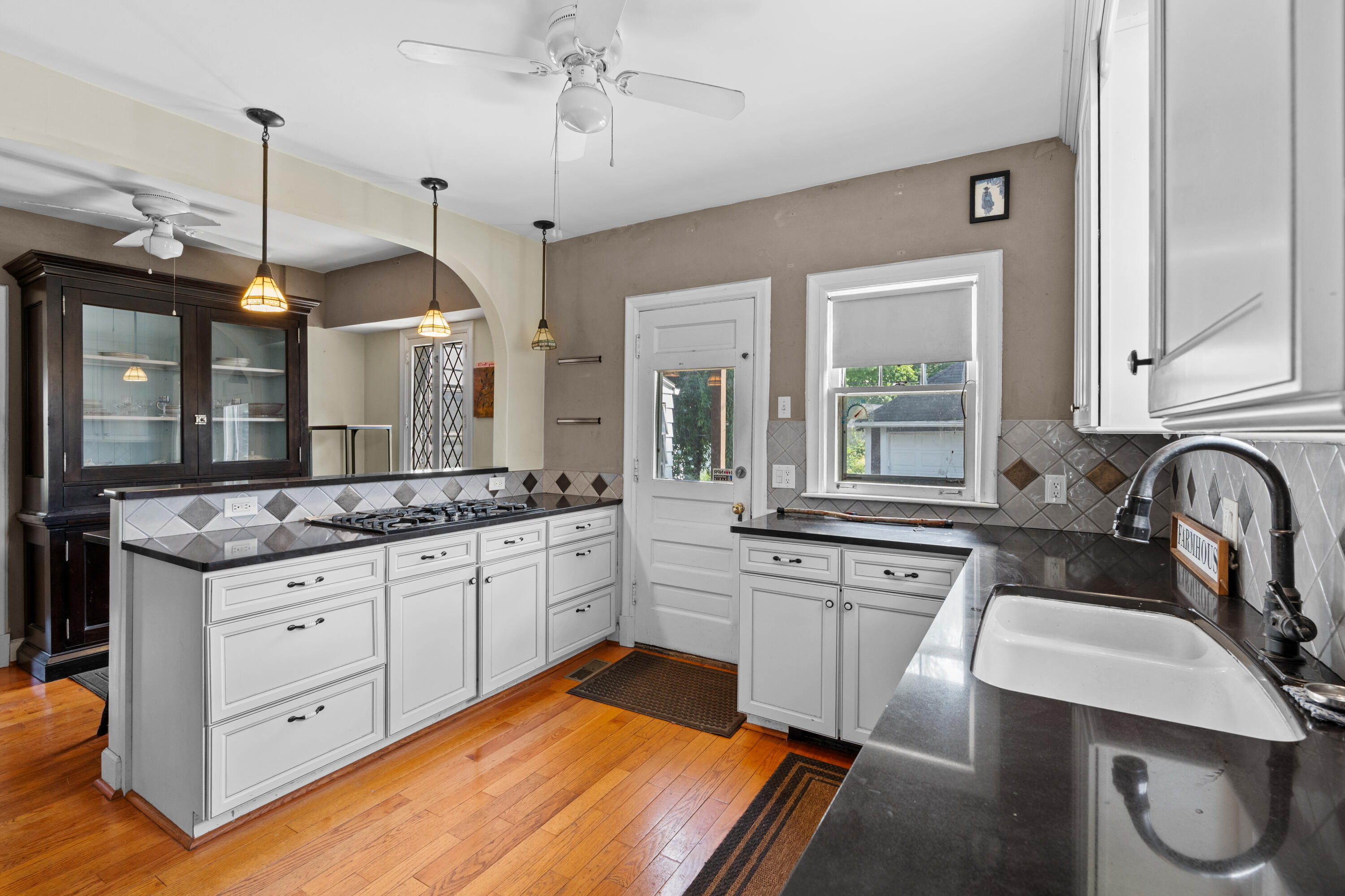 18244 Berg Road Detroit, MI 48219 - Photo 7 of 17 Kitchen