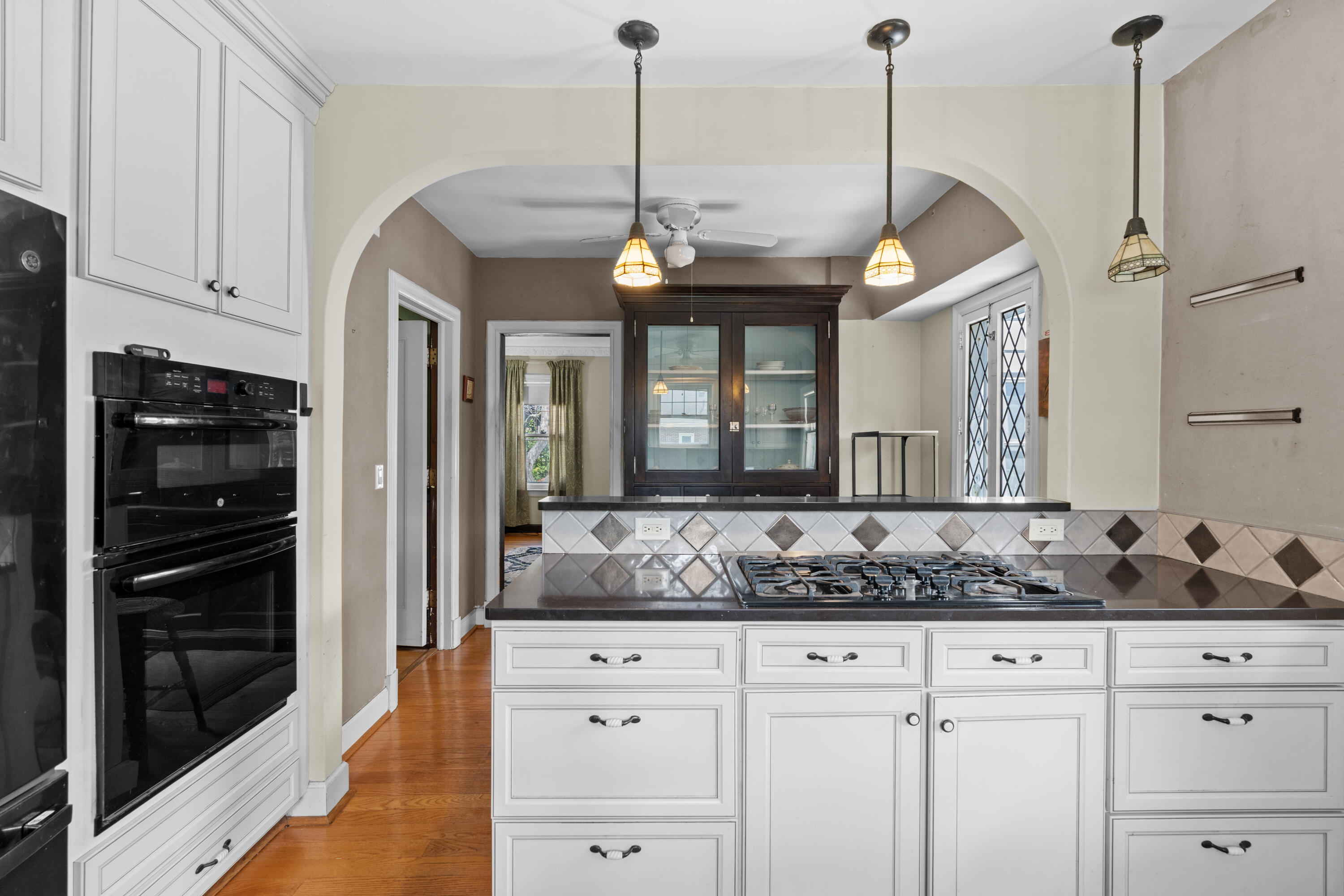 18244 Berg Road Detroit, MI 48219 - Photo 8 of 17 Kitchen