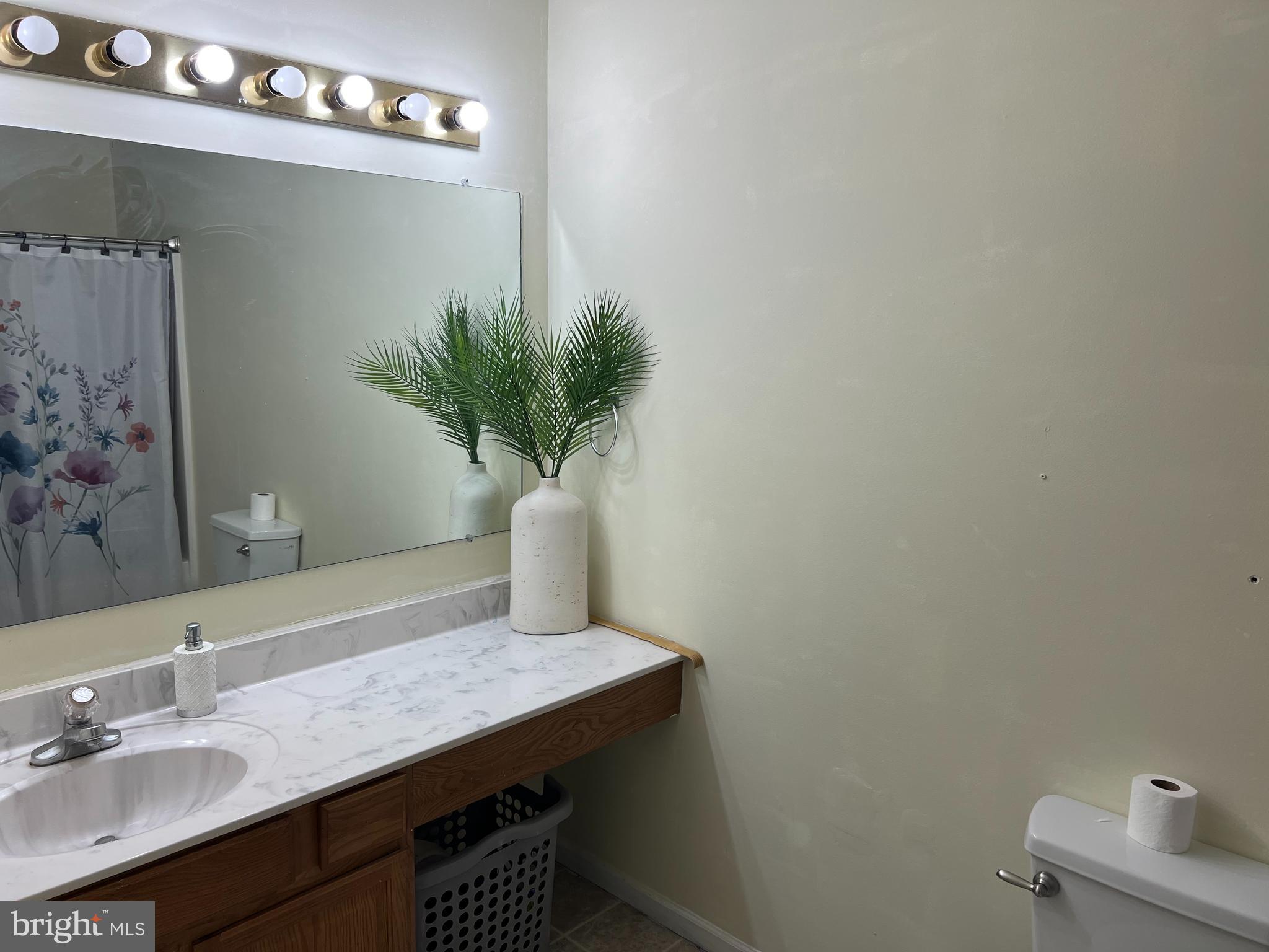 324 St Nicholas Street Reading, PA 19607 - Photo 11 of 17