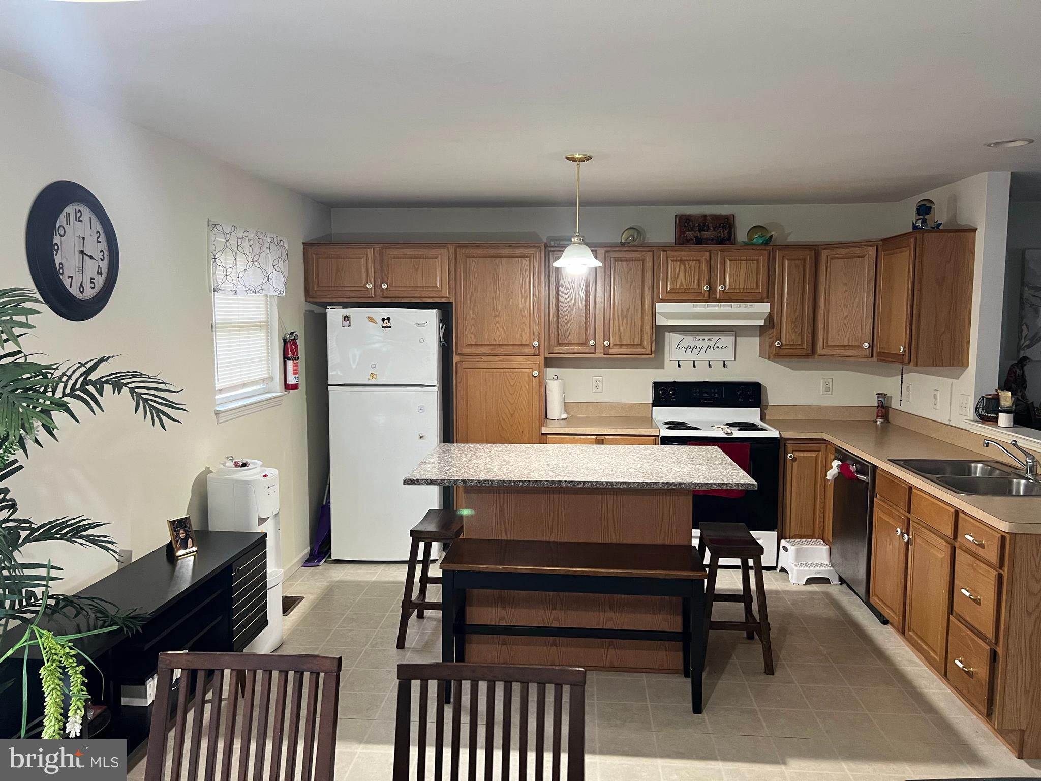 324 St Nicholas Street Reading, PA 19607 - Photo 5 of 17