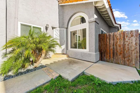 $815,000 | 1813 Avenida Segovia, Oceanside, CA 92056