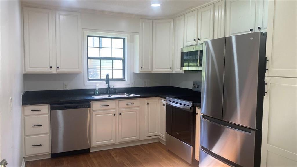1807 Merry Oak Road Southwest Marietta, GA 30008 - Photo 5 of 21