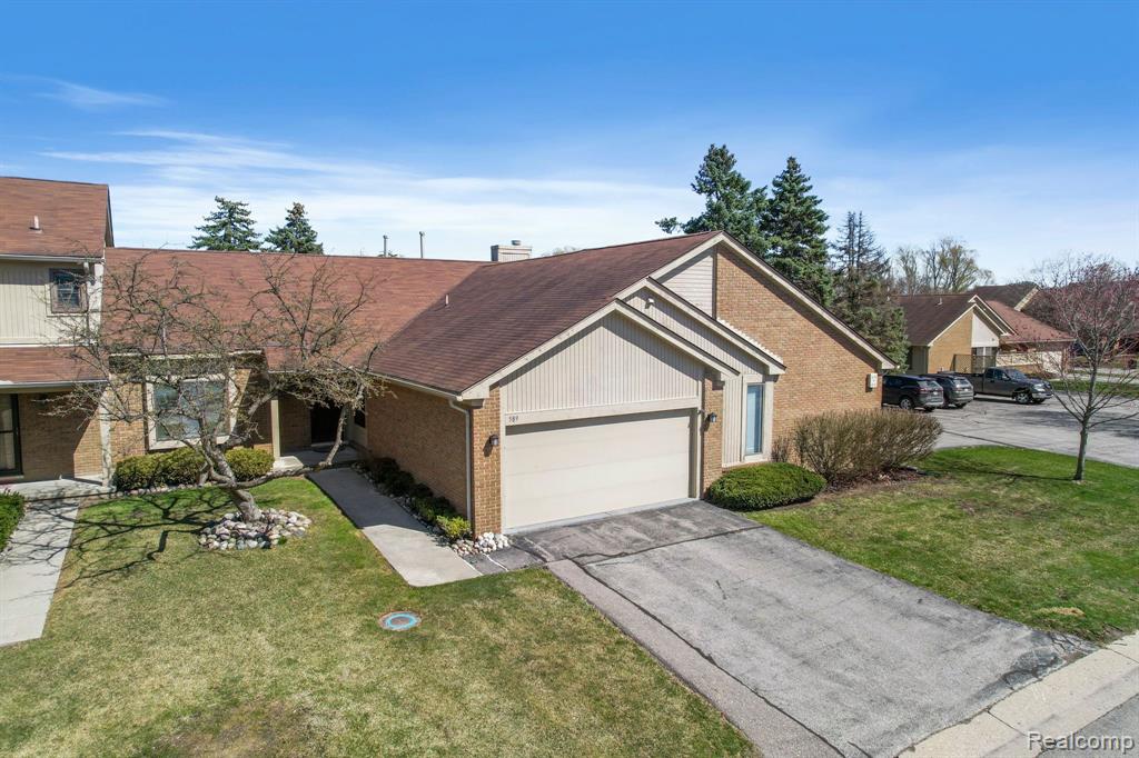589 Tennyson Rochester Hills, MI 48307 - Photo 3 of 31