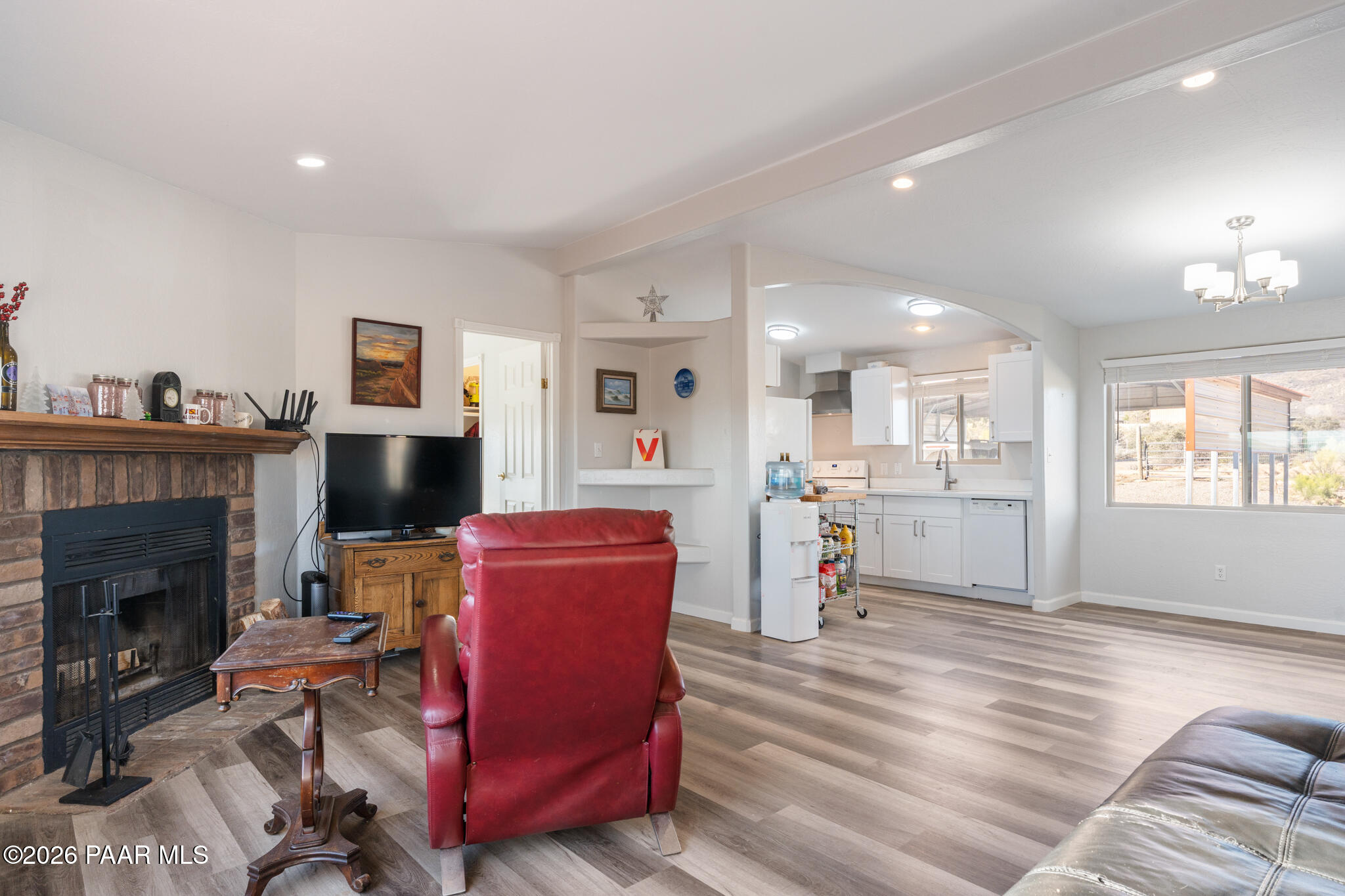 1475 North Triple D Ranch Road Dewey, AZ 86327 - Photo 5 of 28 Living Room - 1475 Triple D Ranch