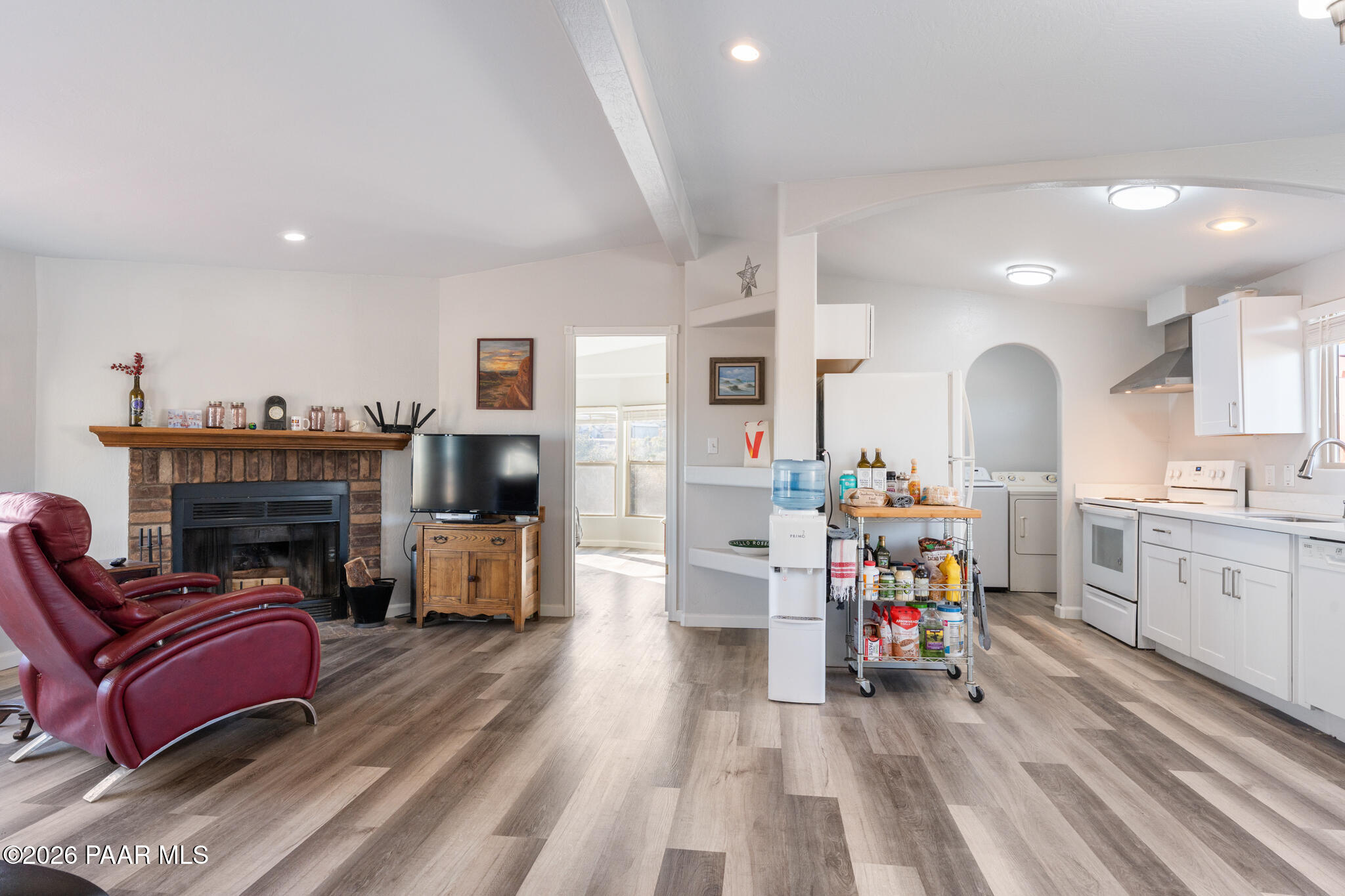 1475 North Triple D Ranch Road Dewey, AZ 86327 - Photo 6 of 28 Living Room - 1475 Triple D Ranch