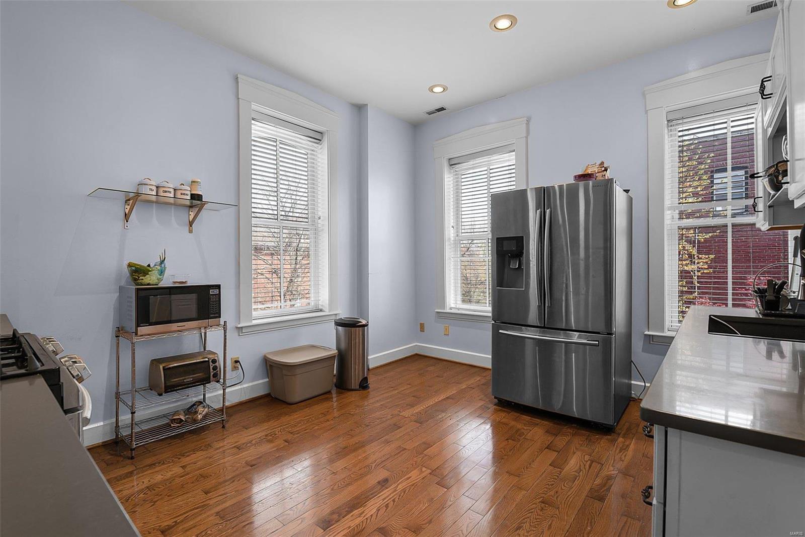 2330 Menard Street St. Louis, MO 63104 - Photo 11 of 39