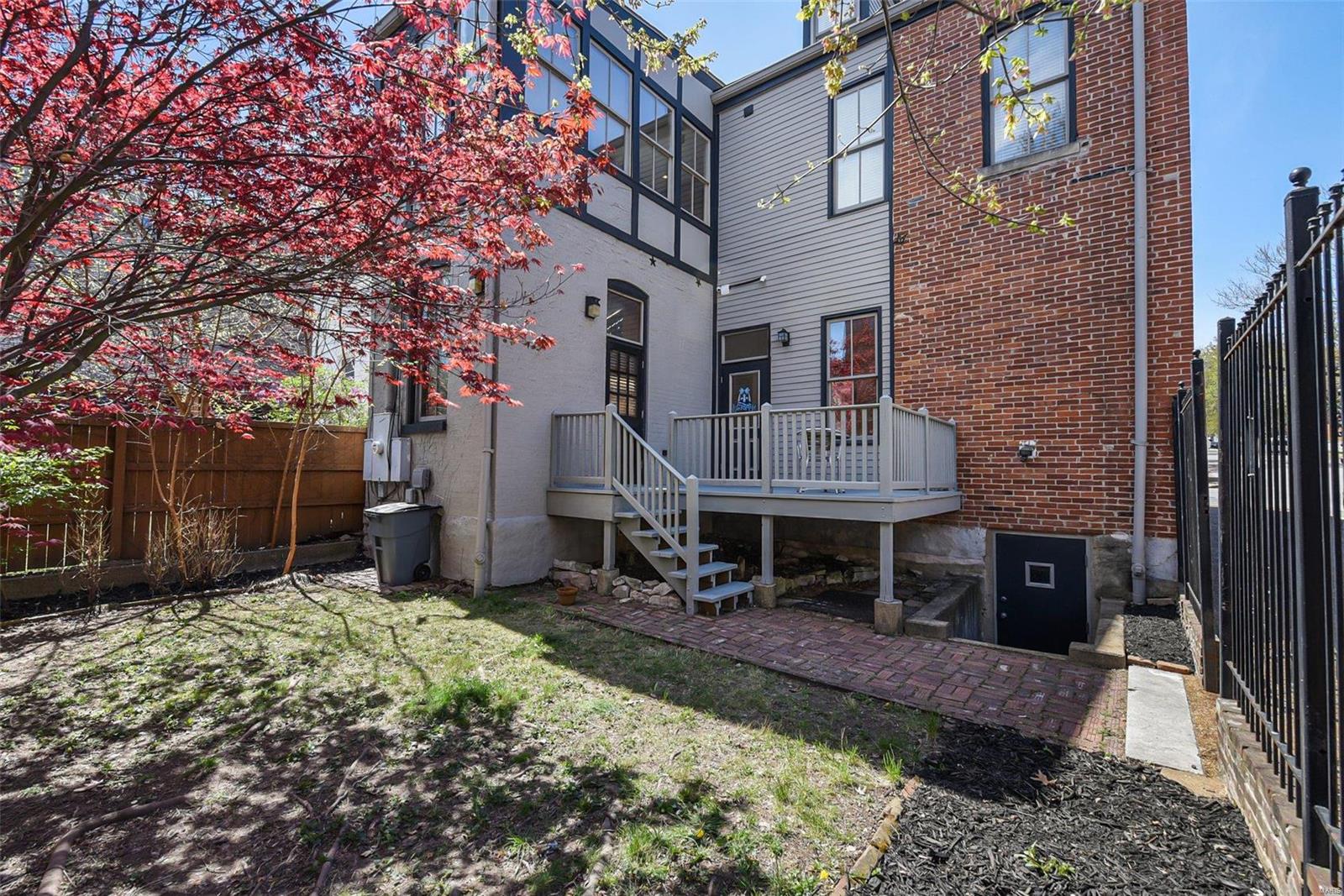 2330 Menard Street St. Louis, MO 63104 - Photo 2 of 39