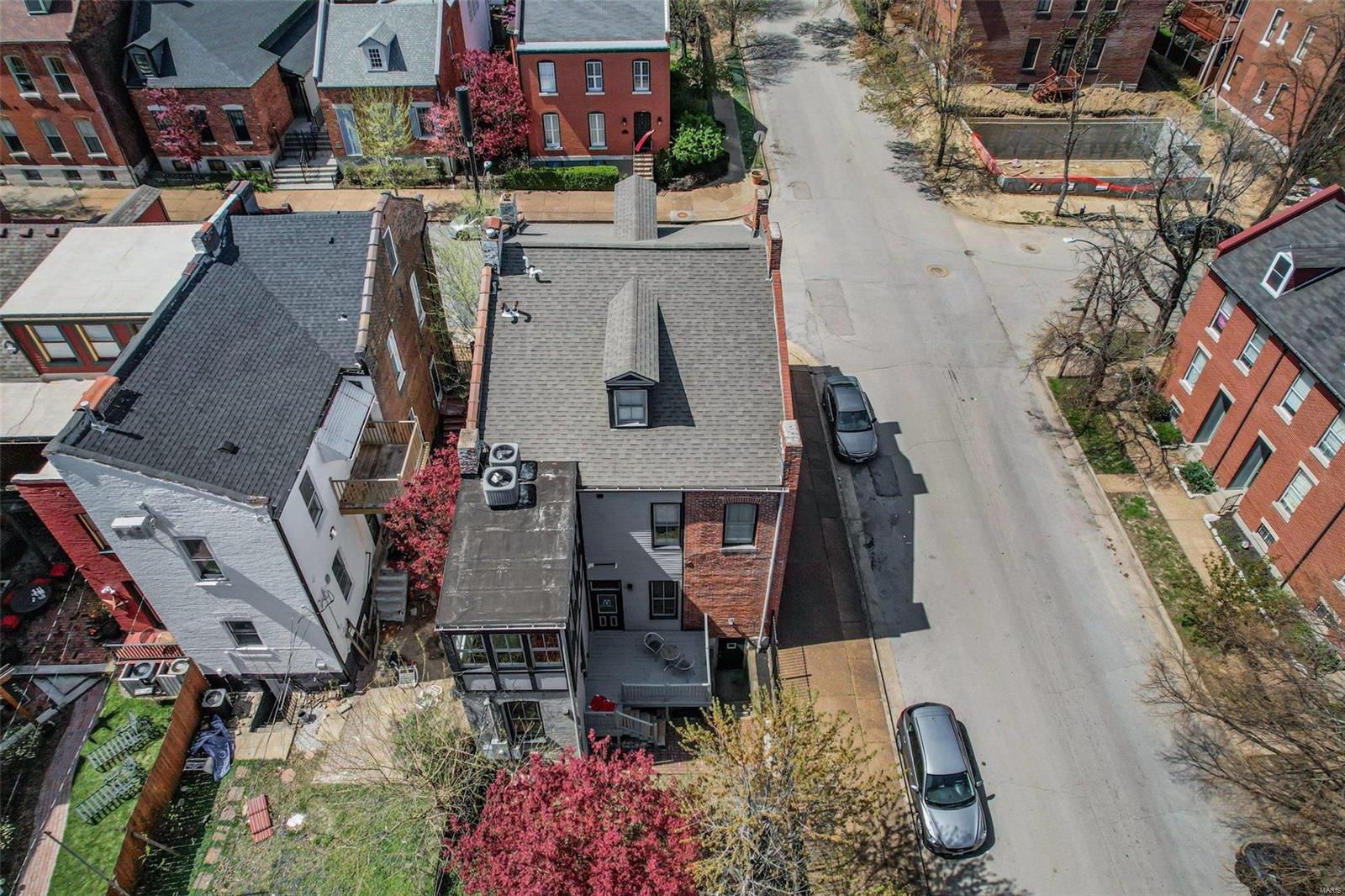2330 Menard Street St. Louis, MO 63104 - Photo 4 of 39