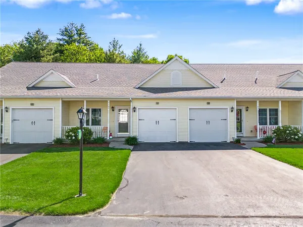 $479,000 | 40 Old Louisquisset Pike, Unit 1102, North Smithfield, RI 02896