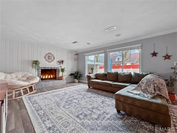 $299,900 | 325 North Market Street, Waterloo, IL 62298