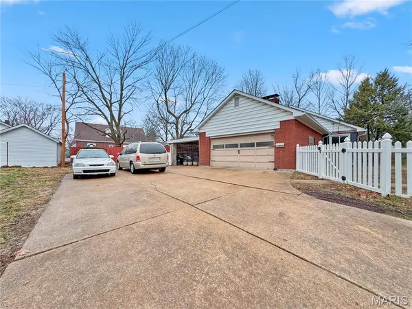 $309,500 | 325 North Market Street, Waterloo, IL 62298