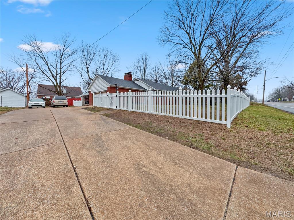 325 North Market Street Waterloo, IL 62298 - Photo 12 of 68