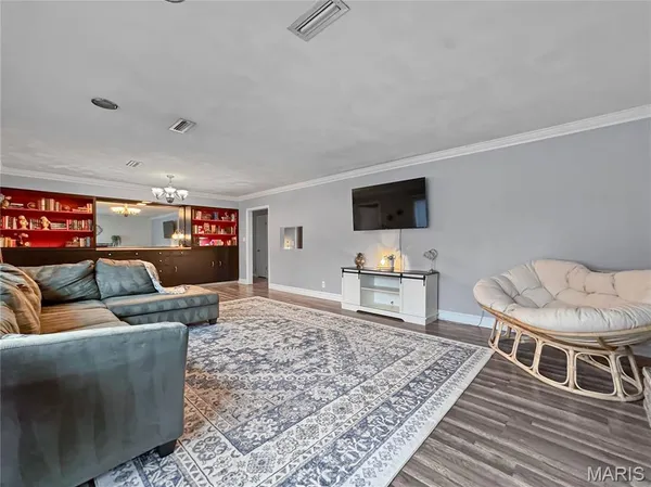 $309,500 | 325 North Market Street, Waterloo, IL 62298