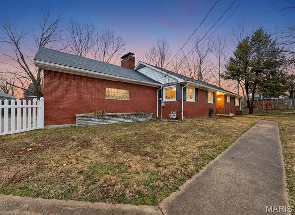 $309,500 | 325 North Market Street, Waterloo, IL 62298