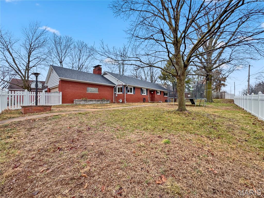 325 North Market Street Waterloo, IL 62298 - Photo 8 of 68