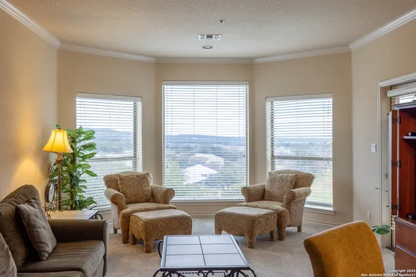 $299,900 | 20 Tapatio Drive East, Unit 202, Boerne, TX 78006