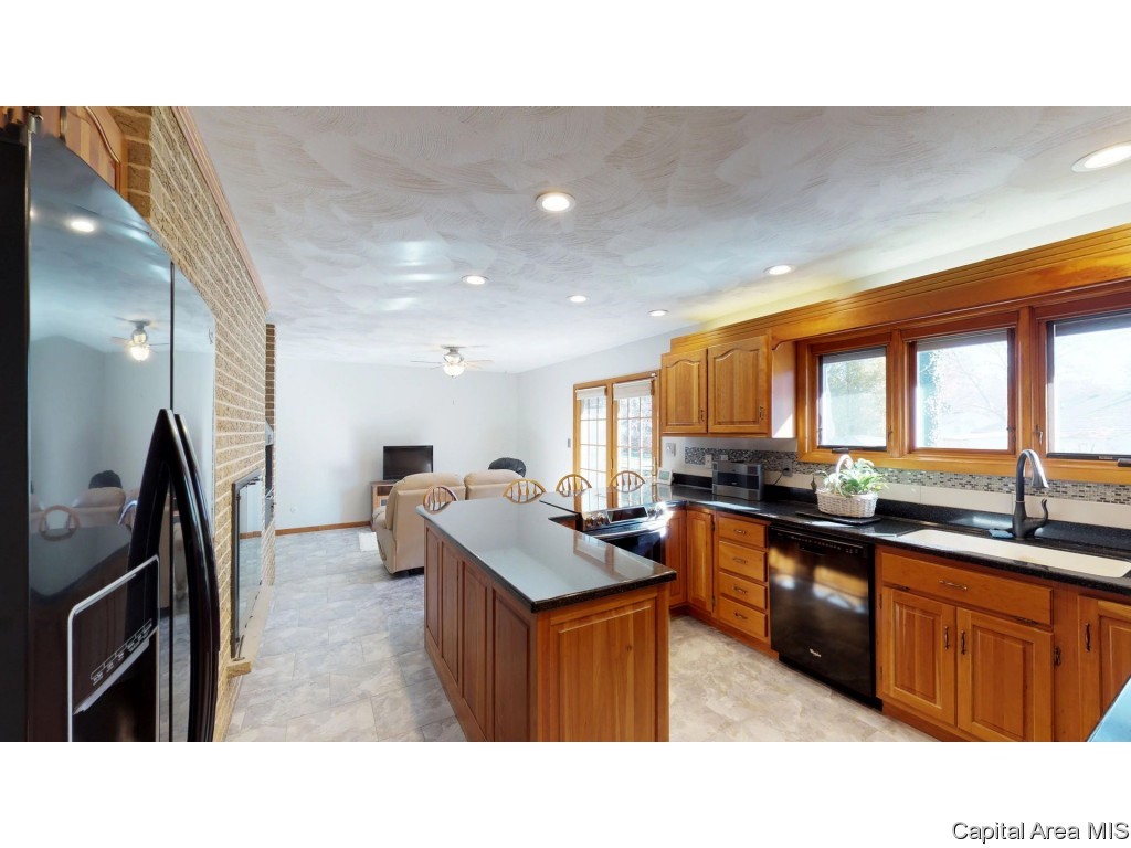 2064 Huntleigh Road Springfield, IL 62704 - Photo 14 of 36