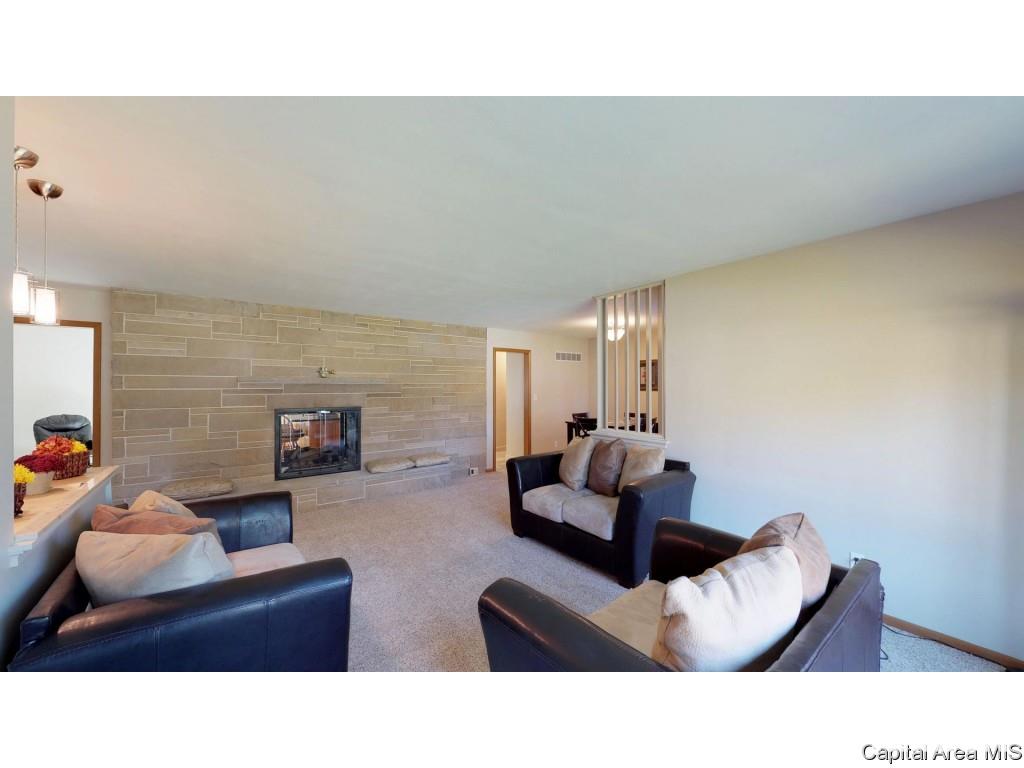 2064 Huntleigh Road Springfield, IL 62704 - Photo 8 of 36