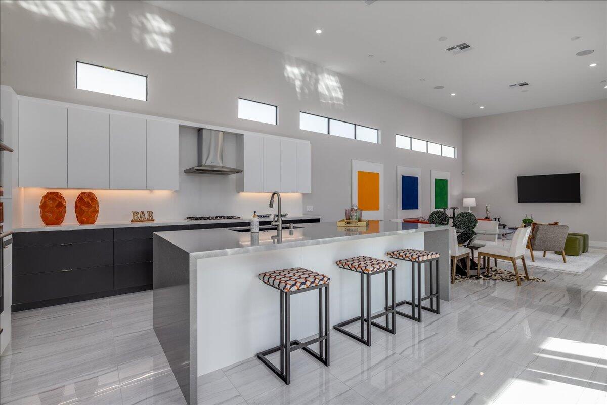 151 Holliday Way Palm Springs, CA 92262 - Photo 14 of 40 14-Kitchen