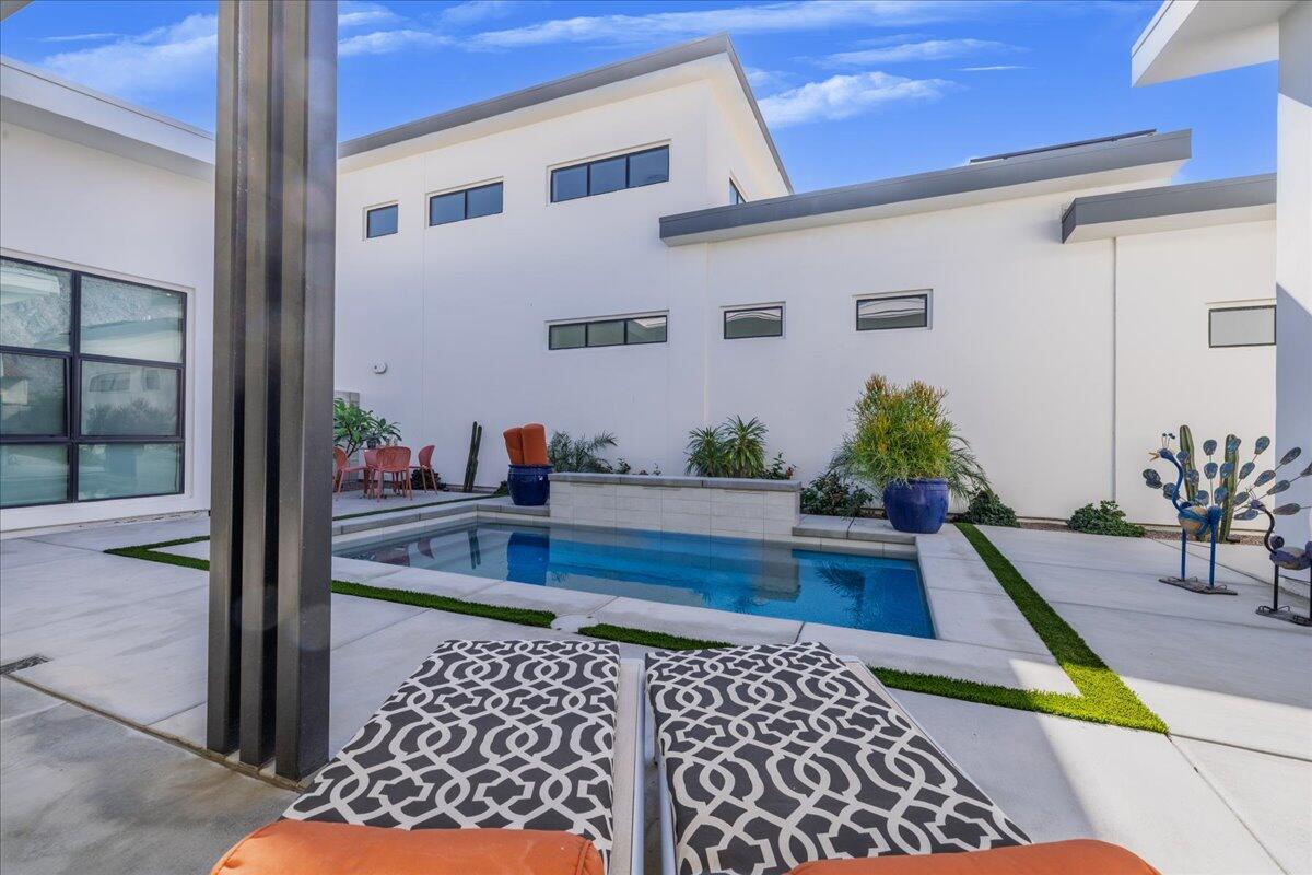 151 Holliday Way Palm Springs, CA 92262 - Photo 34 of 40 34-Pool